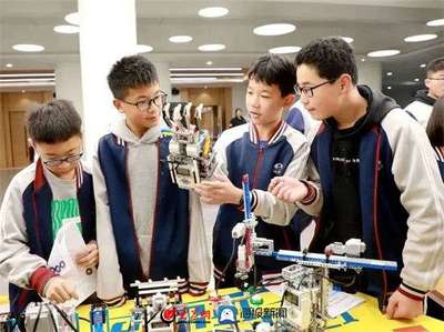 濰坊瀚聲學(xué)校學(xué)子斬獲機器人競賽市級一等獎，教育科技融合再結(jié)碩果